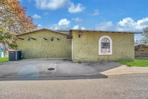 51 Hicks Mountain Rd, Lone Wolf, OK 73655