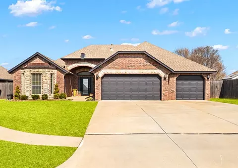 1507 NW 13th Pl, Moore, OK 73170