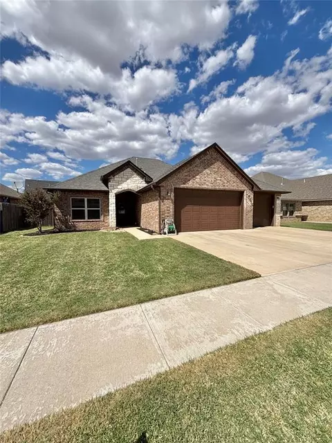 2105 Longhorn Trl, Altus, OK 73521