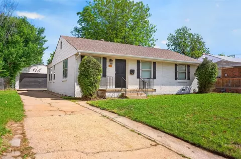 111 E Kittyhawk Dr, Midwest City, OK 73110