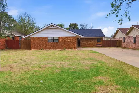 215 W Hillcrest Ln, Hobart, OK 73651