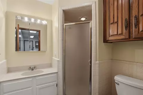 Bath - 6340 Weavers Corner Rd, Noble, OK 73068 photo 7 of 7