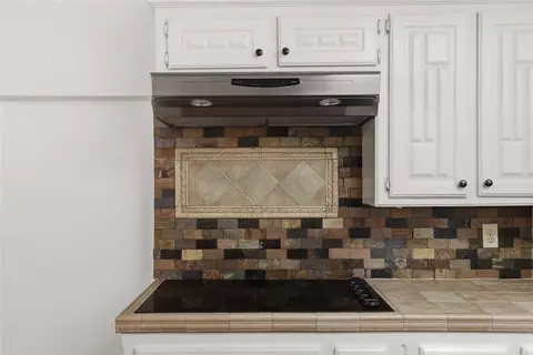 Kitchen - 6340 Weavers Corner Rd, Noble, OK 73068 photo 5 of 6