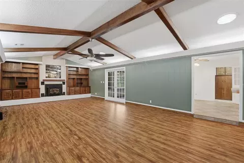 Living - 6340 Weavers Corner Rd, Noble, OK 73068 photo 3 of 6