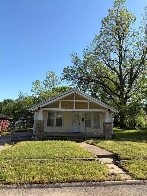 911 E 3rd St, Cushing, OK 74023