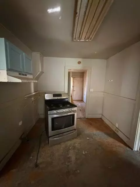 Entry Way - 911 E 3rd St, Cushing, OK 74023 photo 1 of 2