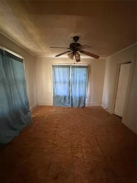 Bedroom - 911 E 3rd St, Cushing, OK 74023 photo 1 of 4