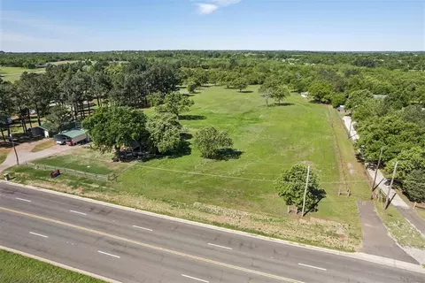 1201 S Harrah Rd, Harrah, OK 73045