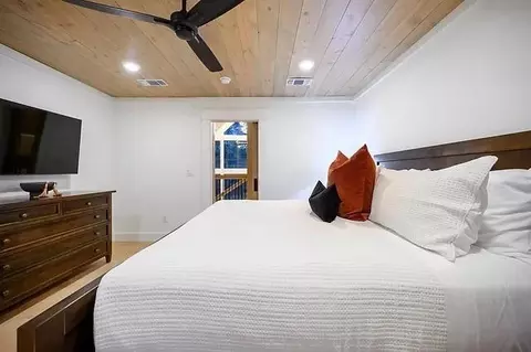 Bedroom - 36 Soft Spring Trl, Broken Bow, OK 74728 photo 5 of 6