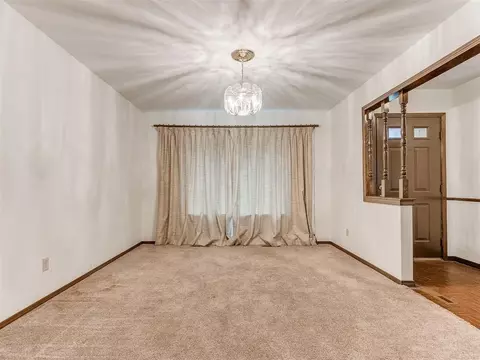 Living - 954 S Sara Rd, Tuttle, OK 73089 photo 7 of 7