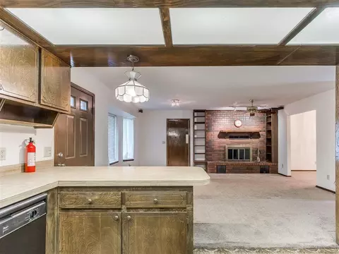 Living - 954 S Sara Rd, Tuttle, OK 73089 photo 5 of 7