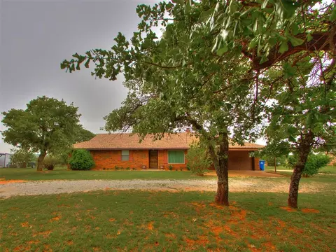 Exterior - 954 S Sara Rd, Tuttle, OK 73089 photo 2 of 15