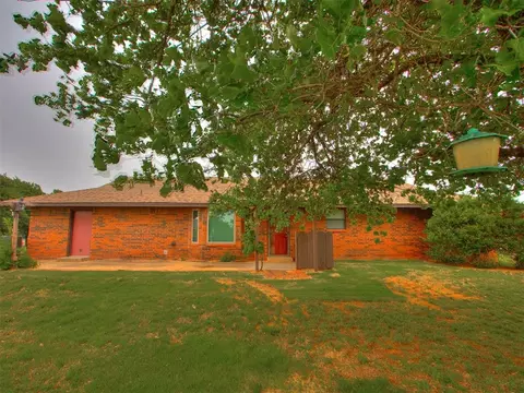 Exterior - 954 S Sara Rd, Tuttle, OK 73089 photo 13 of 15