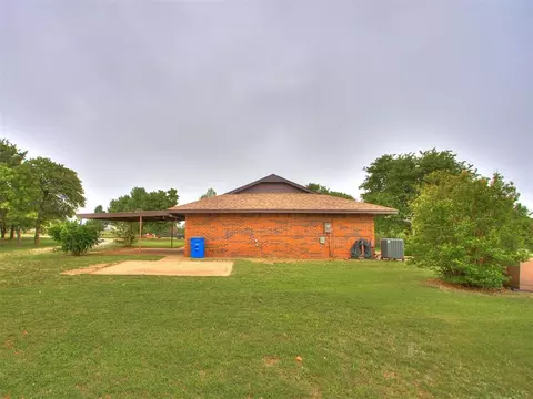Exterior - 954 S Sara Rd, Tuttle, OK 73089 photo 15 of 15