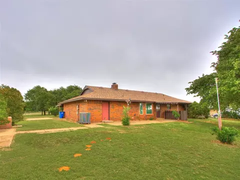 Exterior - 954 S Sara Rd, Tuttle, OK 73089 photo 14 of 15
