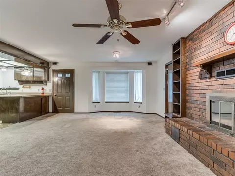 Living - 954 S Sara Rd, Tuttle, OK 73089 photo 1 of 7