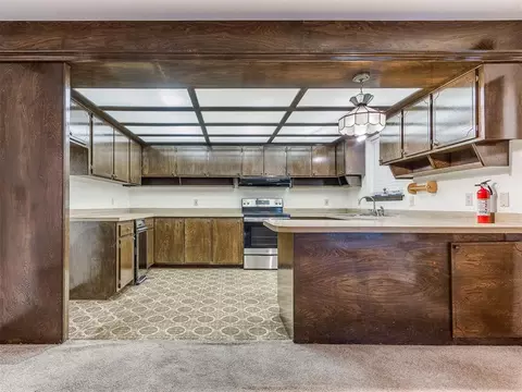 Kitchen - 954 S Sara Rd, Tuttle, OK 73089 photo 5 of 5