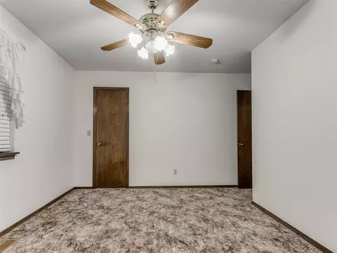 Bedroom - 954 S Sara Rd, Tuttle, OK 73089 photo 4 of 7