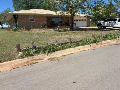 305 N Armor St, Canton, OK 73724