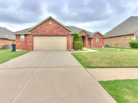 10320 Queensbury Dr, Yukon, OK 73099