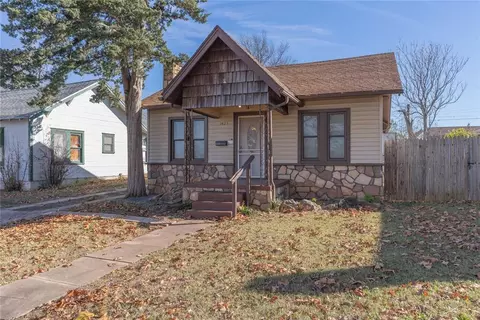 1425 S 14th St, Chickasha, OK 73018