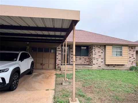 1520 N Janeway Ave, Moore, OK 73160