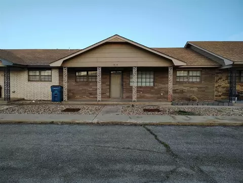 1505 Crestview Dr, Cordell, OK 73632