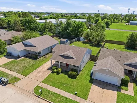 View/Area - 116 Rob Ln, Edmond, OK 73003 photo 2 of 7