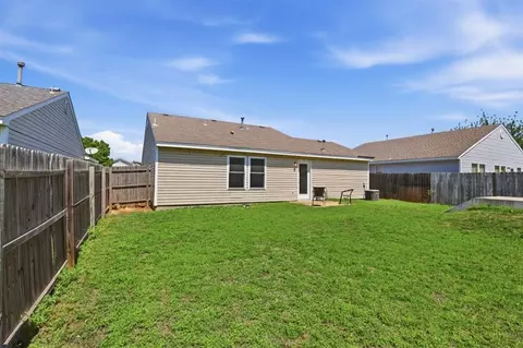 Exterior - 116 Rob Ln, Edmond, OK 73003 photo 7 of 8
