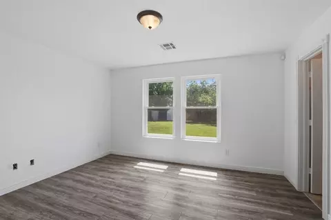 Bedroom - 116 Rob Ln, Edmond, OK 73003 photo 4 of 6