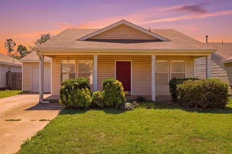Exterior - 116 Rob Ln, Edmond, OK 73003 photo 2 of 8