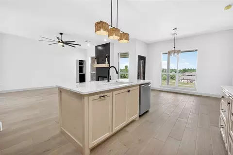 Kitchen - 1119 Deer Rdg, Tuttle, OK 73089 photo 5 of 5