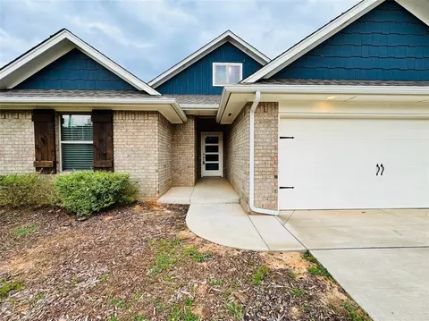 5200 Whitegold Ave, Edmond, OK 73034