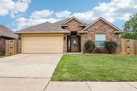 846 SW 14th St, Moore, OK 73160