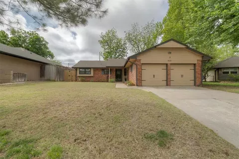 5624 NW 61st St, Warr Acres, OK 73122