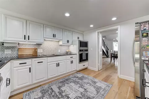 Kitchen - 3 Rustic Hills St, Norman, OK 73072 photo 5 of 6