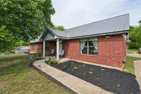 1650 N 1st St, Harrah, OK 73045