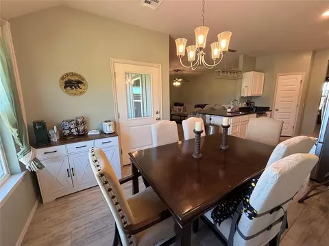 Dining - 1922 Eli Ave, Tuttle, OK 73089 photo 2 of 3