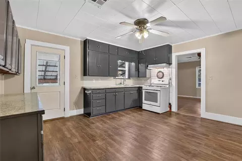 Kitchen - 332913 E 930 Rd, Wellston, OK 74881 photo 1 of 1