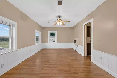 Living - 332913 E 930 Rd, Wellston, OK 74881 photo 5 of 5