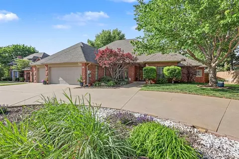 2417 Ashecroft Cir, Edmond, OK 73034