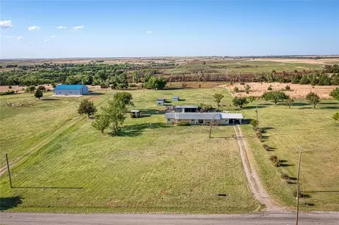 21281 E 987 Rd, Foss, OK 73647 photo 8