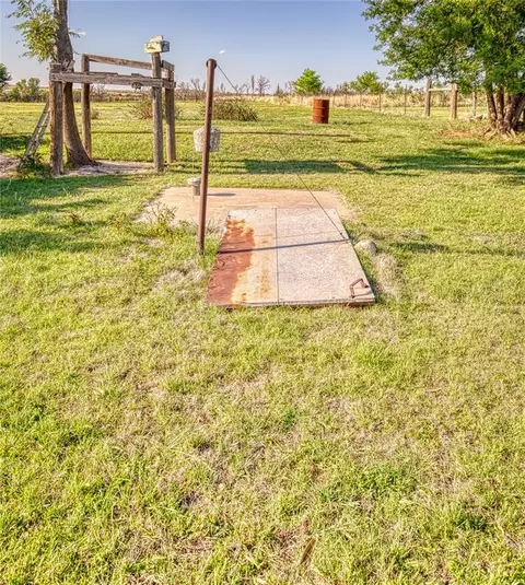 21281 E 987 Rd, Foss, OK 73647 photo 6
