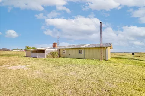 21281 E 987 Rd, Foss, OK 73647 photo 2