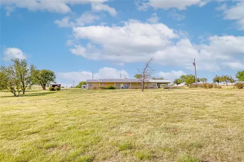 21281 E 987 Rd, Foss, OK 73647 photo 3