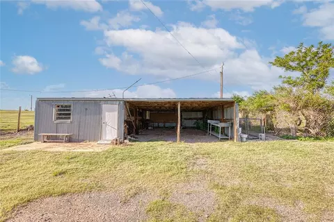 21281 E 987 Rd, Foss, OK 73647 photo 4