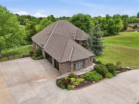 View/Area - 4608 Riata Cir, Tuttle, OK 73089 photo 8 of 9