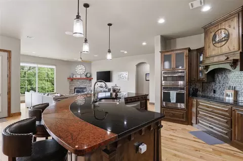 Kitchen - 4608 Riata Cir, Tuttle, OK 73089 photo 4 of 7