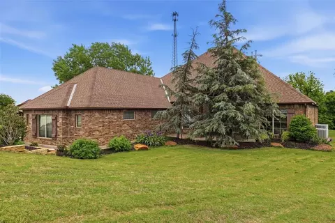 Exterior - 4608 Riata Cir, Tuttle, OK 73089 photo 2 of 3