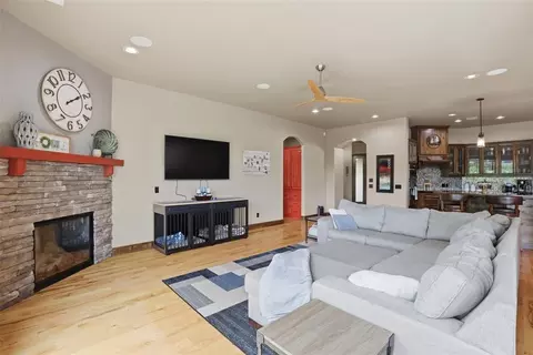 Living - 4608 Riata Cir, Tuttle, OK 73089 photo 3 of 6